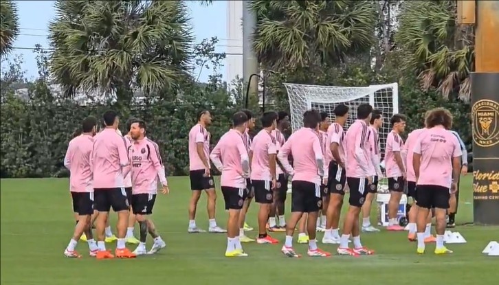 开云线上入口-记者：梅西、苏亚雷斯和德保罗正常参与训练，阿连德等人仍缺席