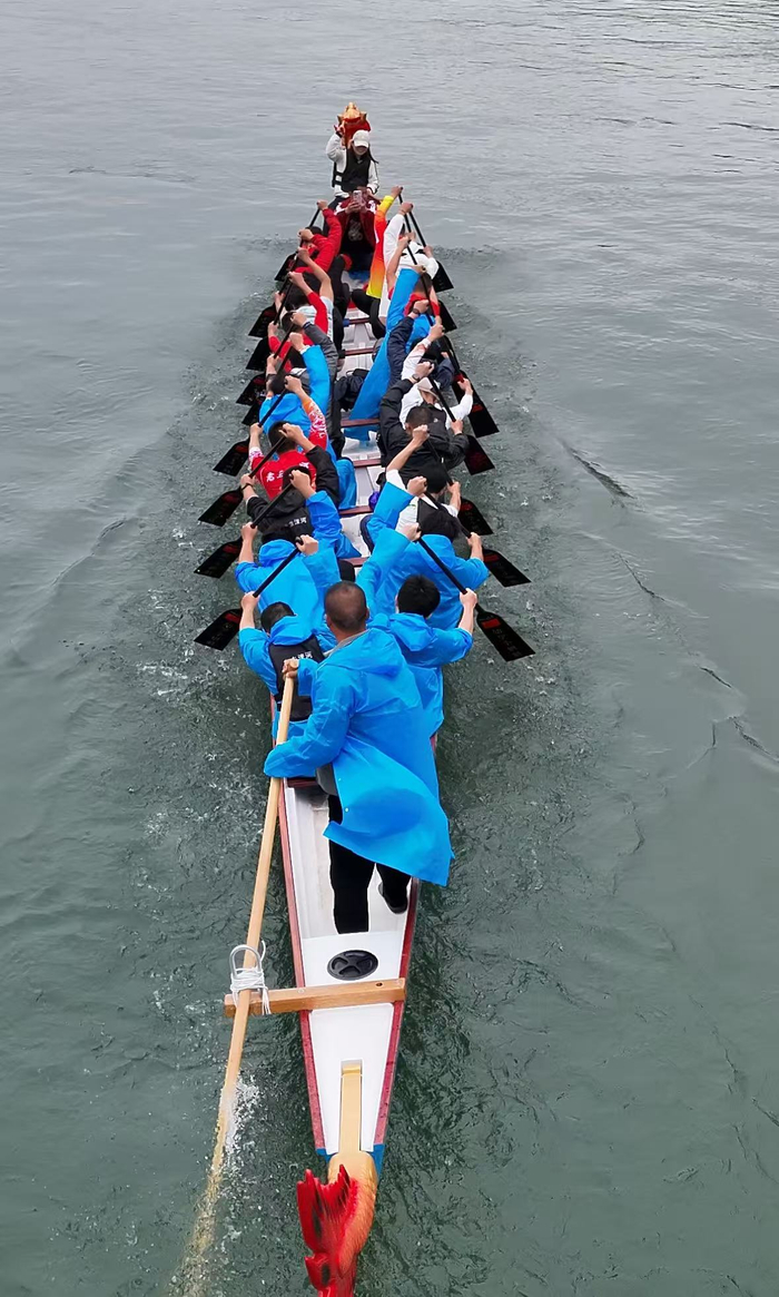 开云下载-衡阳一女村干部加入“龙超”队担任鼓手：想当好定海神针，用行动证明女子能顶半边天|龙舟|衡阳市|湖南省|洣河村|霞流镇_新浪体育_新浪新闻